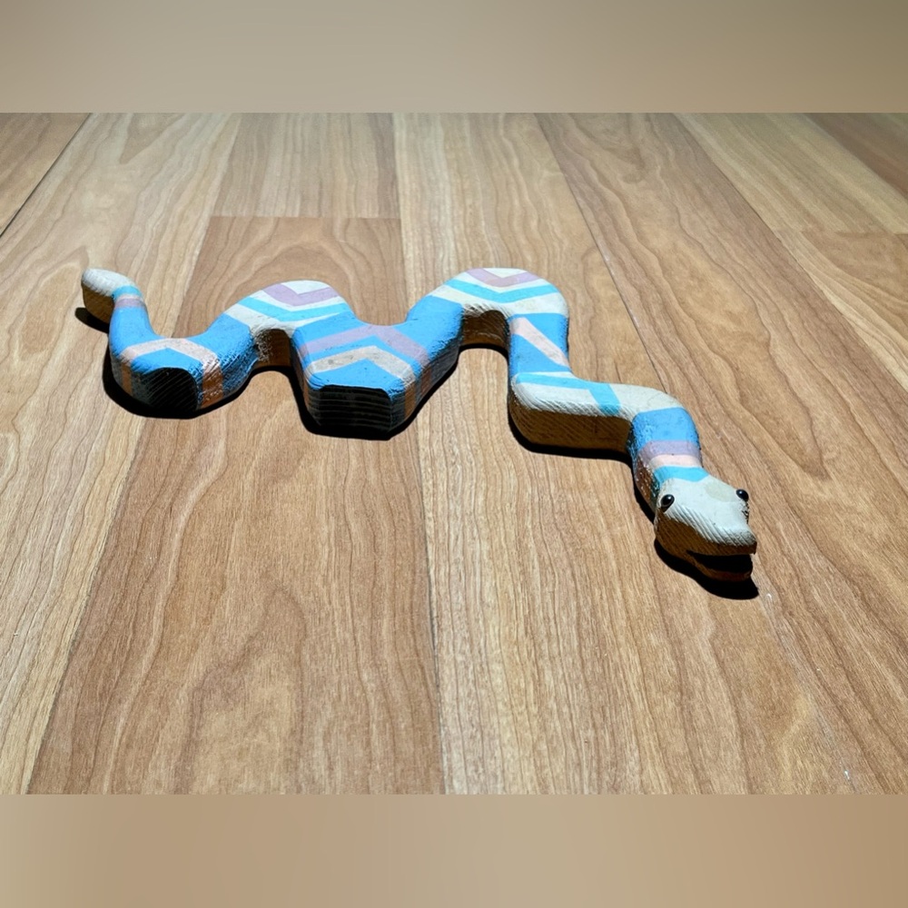 Wooden Folk Art Snake, Southwest Decoration, vintage 90’s - Picture 13 of 15